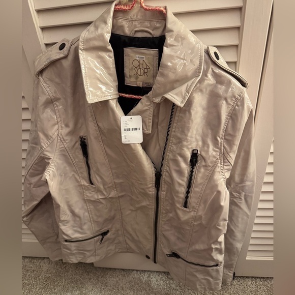 Women's CHASER Moto Jacket, Size Large Beige Tan Pleather NWT Zippers - Picture 2 of 6